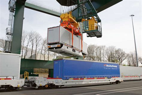 Kombinierter transport mit containern und wechselaufbauten. - New holland t7000 t7030 t7040 t7050 t7060 service manual.