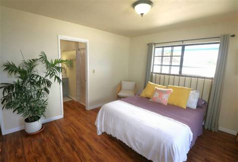 1 bedroom garden apartment in South Kona. 4/28 · 1br 625ft2 · Honaunau. $1,850. hide. 1 - 120 of 689. big island housing - craigslist.. 
