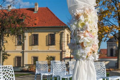 Kontakt a rezervace termínu svatby na zámku