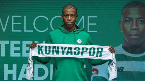 Konyaspor, Zimbabveli stoper Teenage Hadebe''yi kiralık olarak transfer etti