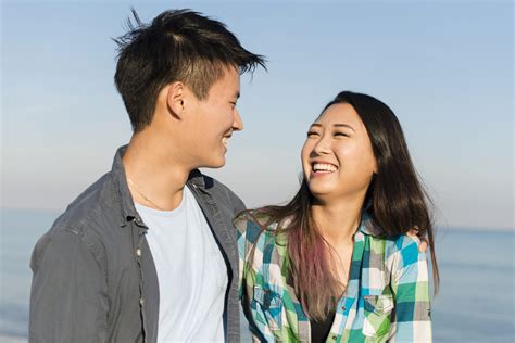 Here are just five ways that Korean dating culture is different from anywhere else…. 1. You’ll Be Expected to Dress Up and Spend a Lot of Money on Dates. In Korea, it’s all about fashion. Whether you’re a guy or a girl, you’ll be expected to dress up and look your best on dates. 