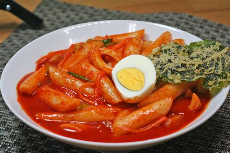 Koren food. Soybean paste soup with cabbage Baechu-doenjangguk 배추된장국. Simple, nutritious, … 