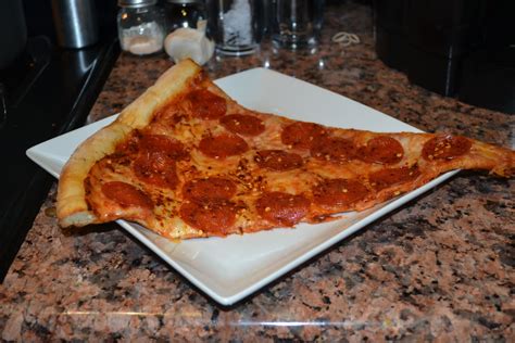 Koronet pizza. Established in 1968, this cozy pizzeria right by an Elmhurst bus stop is still serving pies on Fridays, Saturdays, and Sundays from noon until close. Call (718) 672-8515 to order and be sure to ... 