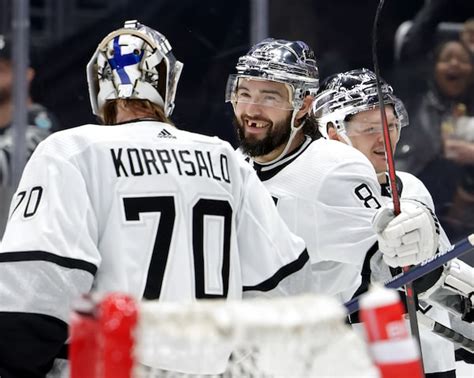 Korpisalo gets 1st shutout as Kings beat Canucks to end skid