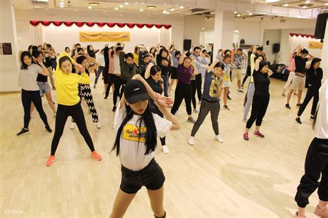 Kpop dance class. Today, it provides K-Pop dance classes in Manhattan, Flushing, and Fort Lee NJ where classes are filled with a fun-loving, diverse group of K-Pop fans that share a very special bond. A truly unique characteristic of I LOVE DANCE is that despite its predominant K-Pop focus, more than 90% of its membership is non-Korean. 