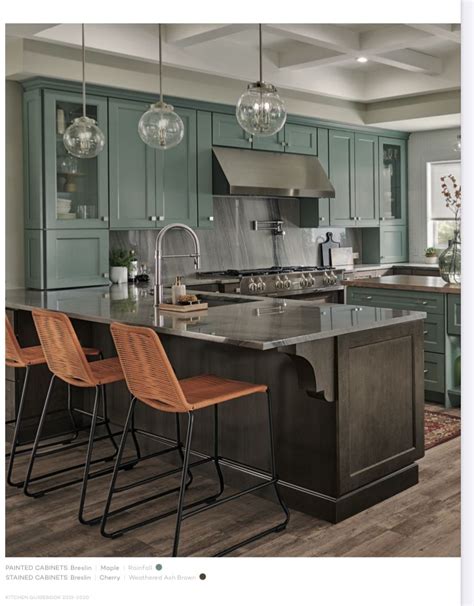 All you need is a vision for your project. Use these handy tools to find the idea that you'll build your entire room around. Kick-start your project by browsing finished rooms for design and style ideas. View dozens of KraftMaid kitchens, baths, mudrooms and more in our image gallery. Start exploring.