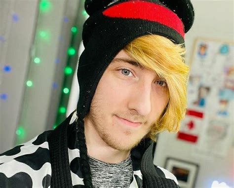 Rumors, Controversies. Net Worth, An income of 2023. Who is Kreekcraft? Kreekcraft is a popular YouTuber, TikToker, and social media figure …. 