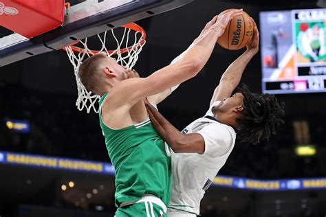 Kristaps Porzingis scores 26, including winning dunk with a minute left as Celtics defeat Grizzlies