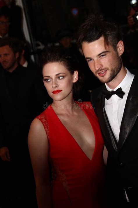 Kristen stewart and tom sturridge biography