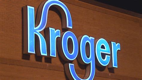 Kroger, Albertsons to sell over 400 stores in 17 states for merger, pending fed approval