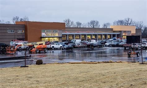Krogers in west chester. 0:26. WEST CHESTER TWP. – A Kroger Marketplace will soon anchor the West Chester Plaza. The 122,910-square-foot store will replace the existing Kroger on Tylersville Road built in 1987 which at ... 