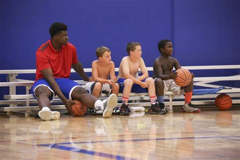 31 May 2023 ... ... Basketball Camps. The camp for those in fourth through sixth grade will take place June 20-22 from 9:30-noon, while the camp for seventh .... 