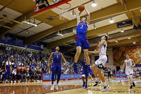 Ku basketball tonight score. 0:05. 0:56. AUSTIN, Texas — Kansas men’s basketball’s 2022-23 regular season wrapped up Saturday with a Big 12 Conference game on the road against Texas. The No. 3 Jayhawks came in after a ... 