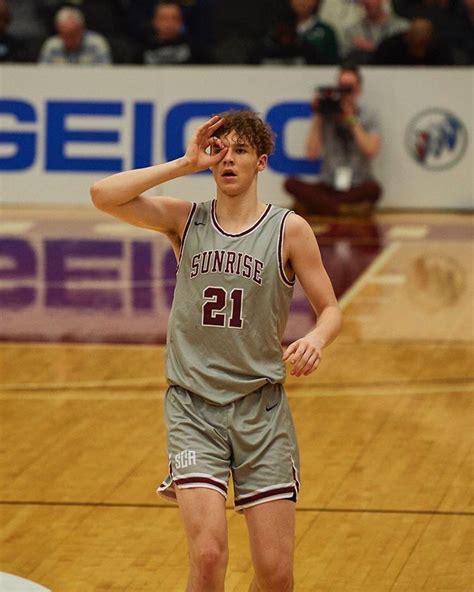 May 2, 2023 · UC Santa Barbara landed its third highly rated basketball transfer of the spring on Tuesday when Kansas forward Zach Clemence announced that he’ll be joining the Gauchos next season. Clemence, a ... . 