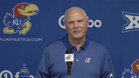 Ku defensive coordinator. Apr 6, 2023 · Kansas offensive coordinator Andy Kotelnicki talks with tight end Jaden Hamm on Thursday, March 2, 2023 at the indoor practice facility. ... Both he and defensive coordinator Brian Borland said ... 
