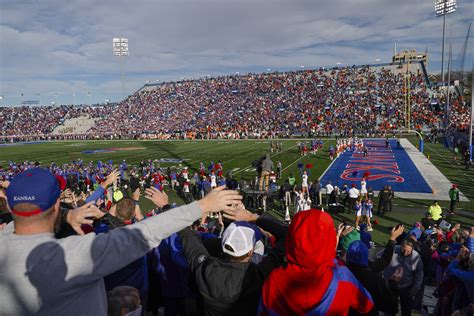 Ku football spring showcase. LAWRENCE - It's only spring, but the Spring Showcase is a special day for KU football.The pads are on. Helmets are out. The referees are back and there are flags on the play. It's the ... 