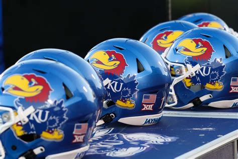 Ku football tonight. Aug 22, 2022 · Kansas football opens as a 30.5-point favorite against Tennessee Tech, according to the Tipico Sportsbook. The KU moneyline is -4000 and the total for the game is projected at 59.5 points. 