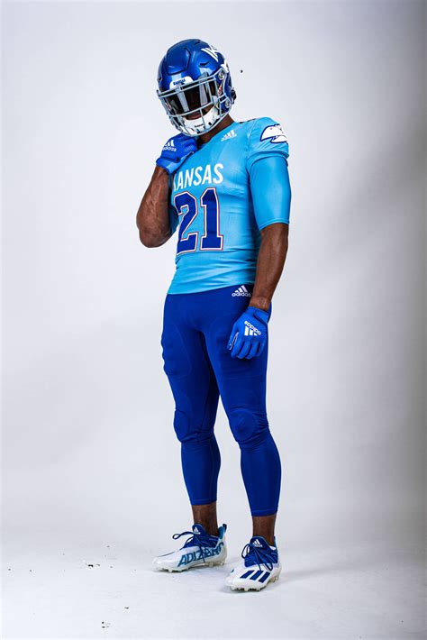 Ku football uniforms. The official referee of the game will have an “R” somewhere on their uniform that stands for “referee.” A uniform with the letter “U” stands for “umpire,” the letter “H” or “HL” stands for “head linesman,” “L” or “LJ” stands for “line judge... 