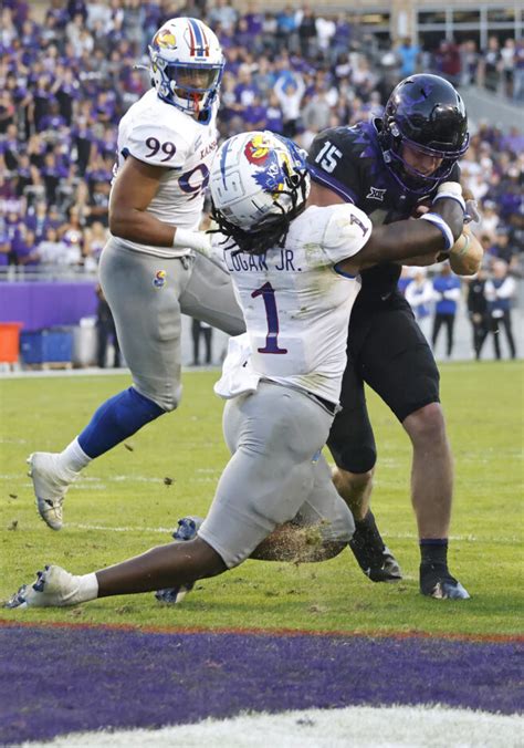Ku football vs west virginia. Nov 19, 2022 · No. 15 Kansas State defeats West Virginia on the road, 48-31, in Big 12 action during Week 12 of the 2022 college football season. Wildcats QB Will Howard th... 