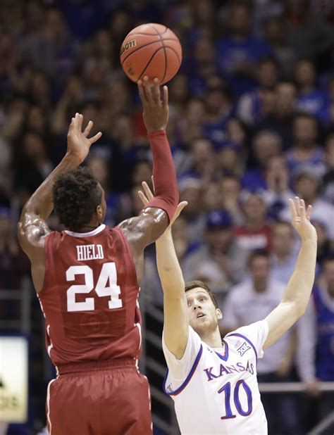 Feb 11, 2023 · NORMAN, Oklahoma — Kansas men’s basketball’s 2022-23 regular season continued Saturday with a Big 12 Conference game on the road against Oklahoma. The No. 8 Jayhawks came in after a win at... . 