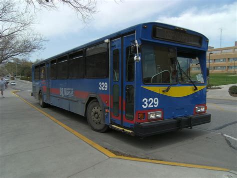 KU on Wheels was started in 1971 as a private, student-fee funded bus system for students at the University of Kansas. With the acquisition of its own fleet in 2007, administration of KU on Wheels moved from Student Senate to KU Parking & Transit. KU on Wheels’ primary focus is getting students to class. The Lawrence Tran- . 