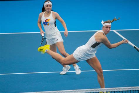 The Official Athletic Site of the Kansas Jayhawks. The most comprehensive coverage of KU Women’s Tennis on the web with highlights, scores, game summaries, schedule and rosters. Powered by WMT Digital. 