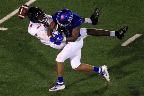 Ku texas tech football. Nov 10, 2022 · Kansas football vs. Texas Tech betting odds. Kansas is a 3.5-point underdog against Texas Tech, according to Tipico Sportsbook. The Jayhawks are +135 to win straight up, while the Red Raiders are ... 