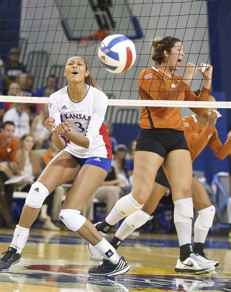 KANSAS VS. TEXAS • Kansas opened the 2020 season against Baylor Sept. 25-26, earning a five-set victory in th season opener before falling in the second match in three sets. Jenny Mosser has a team-high 25 kills through two matches, averaging 3.12 kills per set. Mosser, a transfer from UCLA, is also second on the team in digs (12) and 