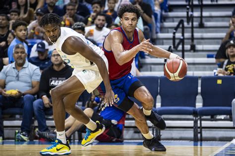 BAYAMON, Puerto Rico (AP) — Kansas had its 35-game exhibition winning streak in men's basketball snapped Monday by the Bahamian national team, which got big performances from NBA stars Buddy .... 