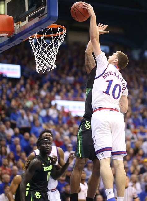 Feb 18, 2023 · LAWRENCE — Kansas men’s basketball’s 2022-23 regular season continued Saturday with a Big 12 Conference matchup at home against Baylor. The No. 7 Jayhawks came in after a win on the road ... . 