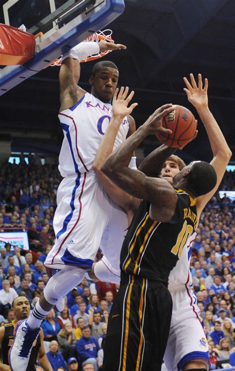 Ku vs missouri basketball. Dec 11, 2022 · COLUMBIA, Missouri — Kansas men’s basketball’s 2022-23 regular season continued Saturday with a rivalry matchup on the road against Missouri. The No. 6 Jayhawks came in off of a 91-65 win at ... 