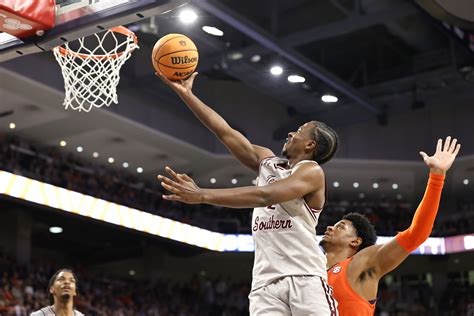 Ku vs texas southern basketball. Opponent Overview. Team: Texas Southern Record: 1-6 KenPom: 240 Line: KU -23 Team Form. Johnny Jones’ team is 1-6, but that comes with some added context, because the Tigers have played a brutal ... 