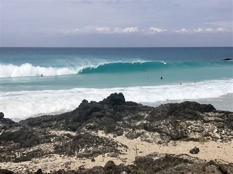 Surf photo from Kua Bay: kua bay, taken at 9:14 AM 20 Dec 2018 by Rayhaan Campbell . 