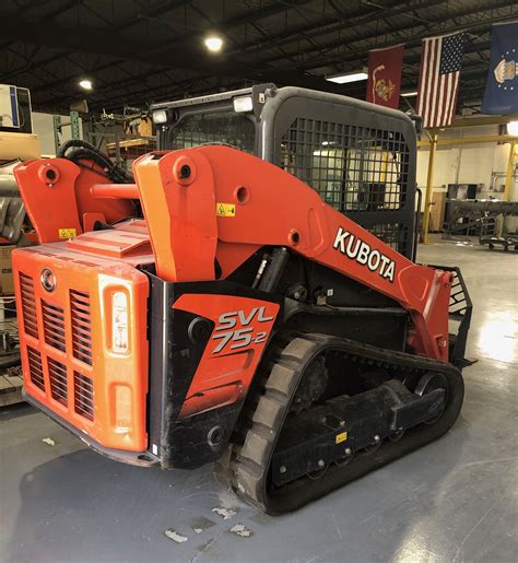 Kubota 75 skid steer weight. Operating weight (open cab. including operator weight 165 lbs) : 11299 lbs (5125 kg) Kubota Telematics Standard Kubota telematics solution connects your Kubota equipment to the tools you use. Get critical information like accumulated hours, fuel level, location, temperatures, and more. KubotaNOW gives you the right information, 