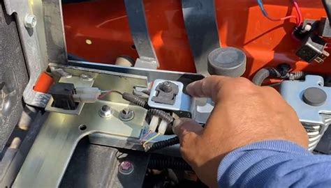 Kubota kill switch. Diagnose and fix Kubota safety switch problems.  Th...