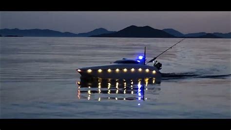 Kumandalı tekne balık avı