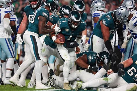 Kurtenbach: The Eagles’ ‘Tush Push’ is the NFL’s best play. The 49ers know the secret to stopping it