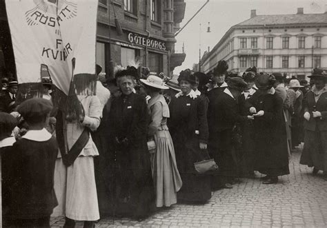 Kvinnor i facklig och politisk kamp 1880 1920. - El pajaro verde/ the green bird.
