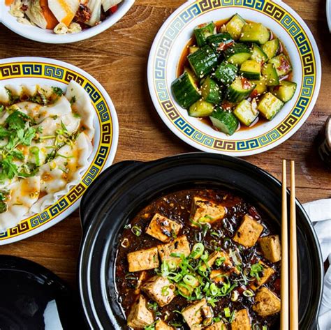 Kwei fei. Oct 9, 2018 · Chef David Schuttenberg’s wildly popular Sichuanese pop-up, which has stuck to a twice-weekly schedule since last fall debuting at The Daily, has found a full-time home on James Island. 