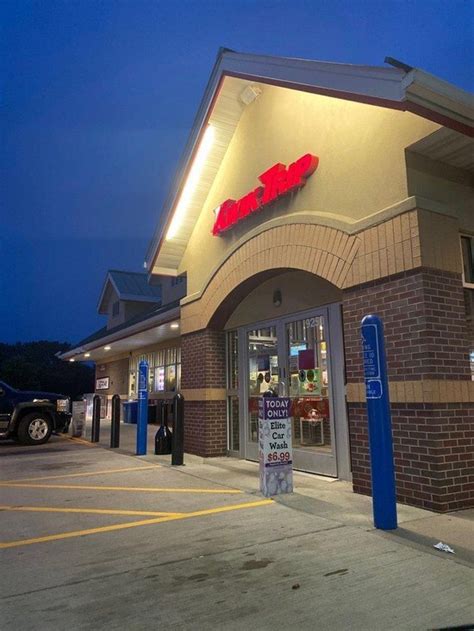 Known as Kwik Trip in Minnesota, Michigan, and Wisconsin, and as Kwik Star in Iowa, Illinois and South Dakota, our convenience store brand has grown to over 800 stores. We serve an assortment of coffee and fountain drinks, both hot and fresh food, plus a wide array of snack items and essentials.. 