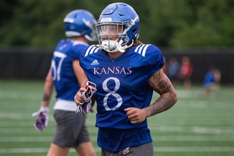 Per the industry generated 247Sports Composite, Thomas was a three-star recruit and was the No. 410-ranked recruit nationally, the No. 28-ranked running back and the No. 3-ranked recruit in Kansas.. 