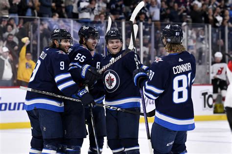 Kyle Connor’s 3-point effort lifts Jets to 6-3 victory over Devils