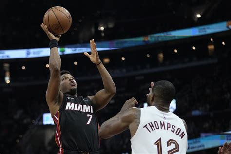 Kyle Lowry makes 7 3-pointers, scores season-high 28 to lead Heat to 129-96 win over sluggish Cavs