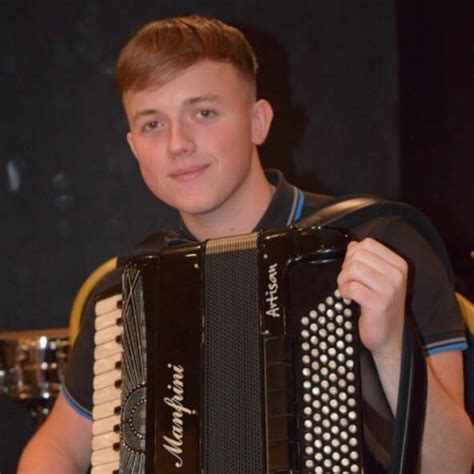 Kyle Rowan Accordion and Bagpipes - ne-np.facebook.com