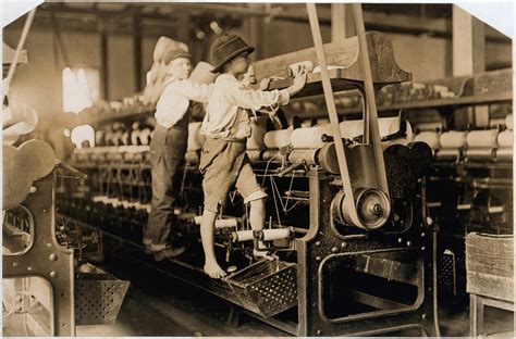L'inspection du travail des enfants et des femmes dans les manufactures anglaises. - Moriae encomion dat is t. lof der sotheit.
