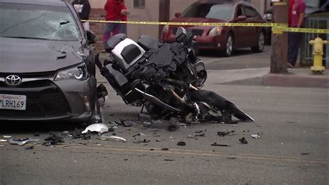 L.A. motorcycle officer injured when pursuit ends in crash