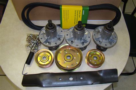 Brand new in the box hydrostatic transmission assembly for a JOHN DEERE lawn tractor. JOHN DEERE part number is AM131580 Fits Models:L120 L130 JD L2048 L 2548 BRAND NEW JOHN DEERE PART, COMPLETE IN THE BOX. We have virtually any part for almost any engine at below retail prices Feel free to Email Us. 