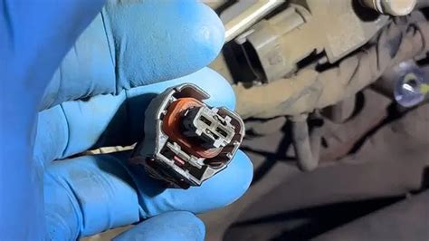 L5p injector connector problems.  All dealers should have the same time ...