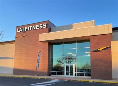 LA FITNESS - 907 Oak Tree Ave, South Plainfield, NJ