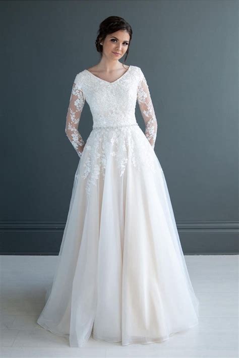 Lace Wedding Dress With Modest Lace Coverage - muktibox.com